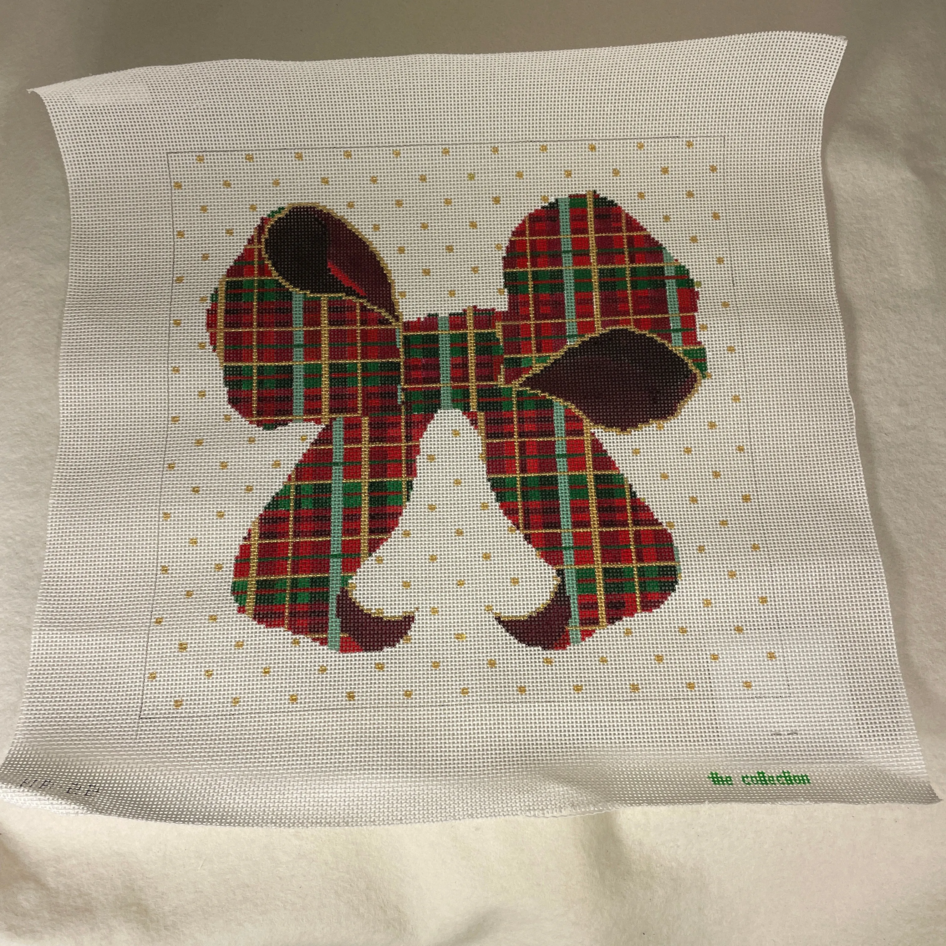 * The Collection Designs KB22 Plaid Bow