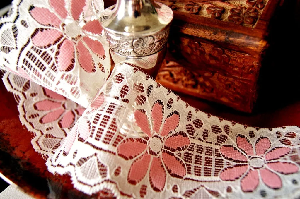 2½" Lovely Floral Lace Trim - Cream / Mauve