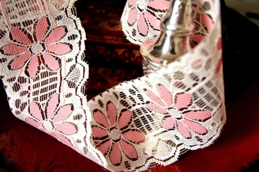 2½" Lovely Floral Lace Trim - Cream / Mauve