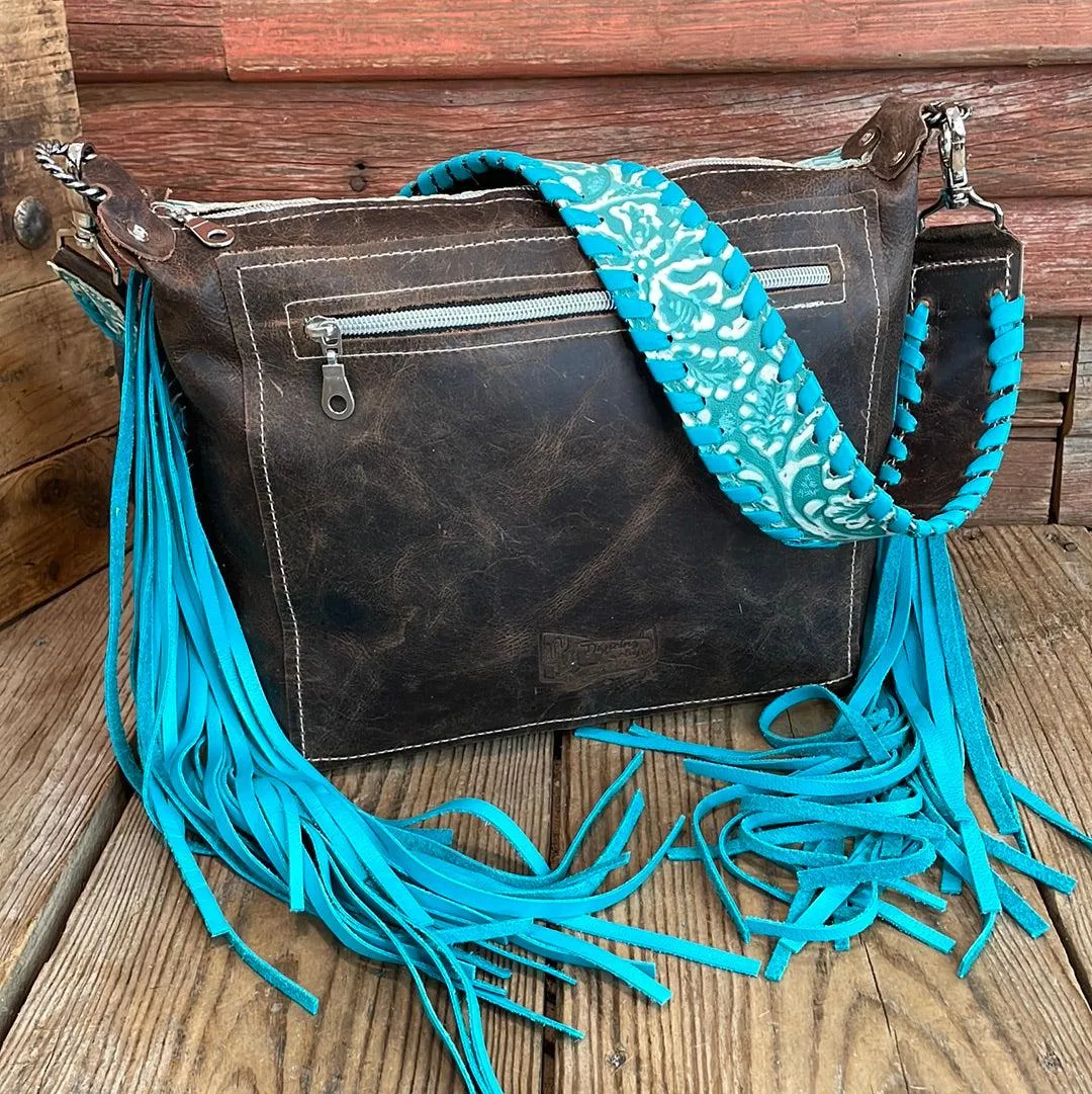 Annie - Grey Brindle w/ Turquoise Sand Tool