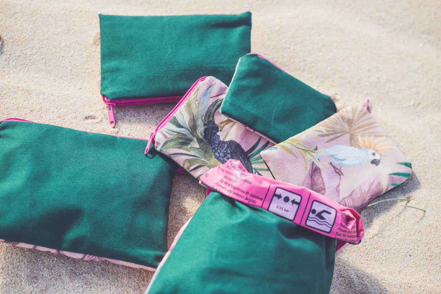 BIRDS PARADISE CHANGE PURSE