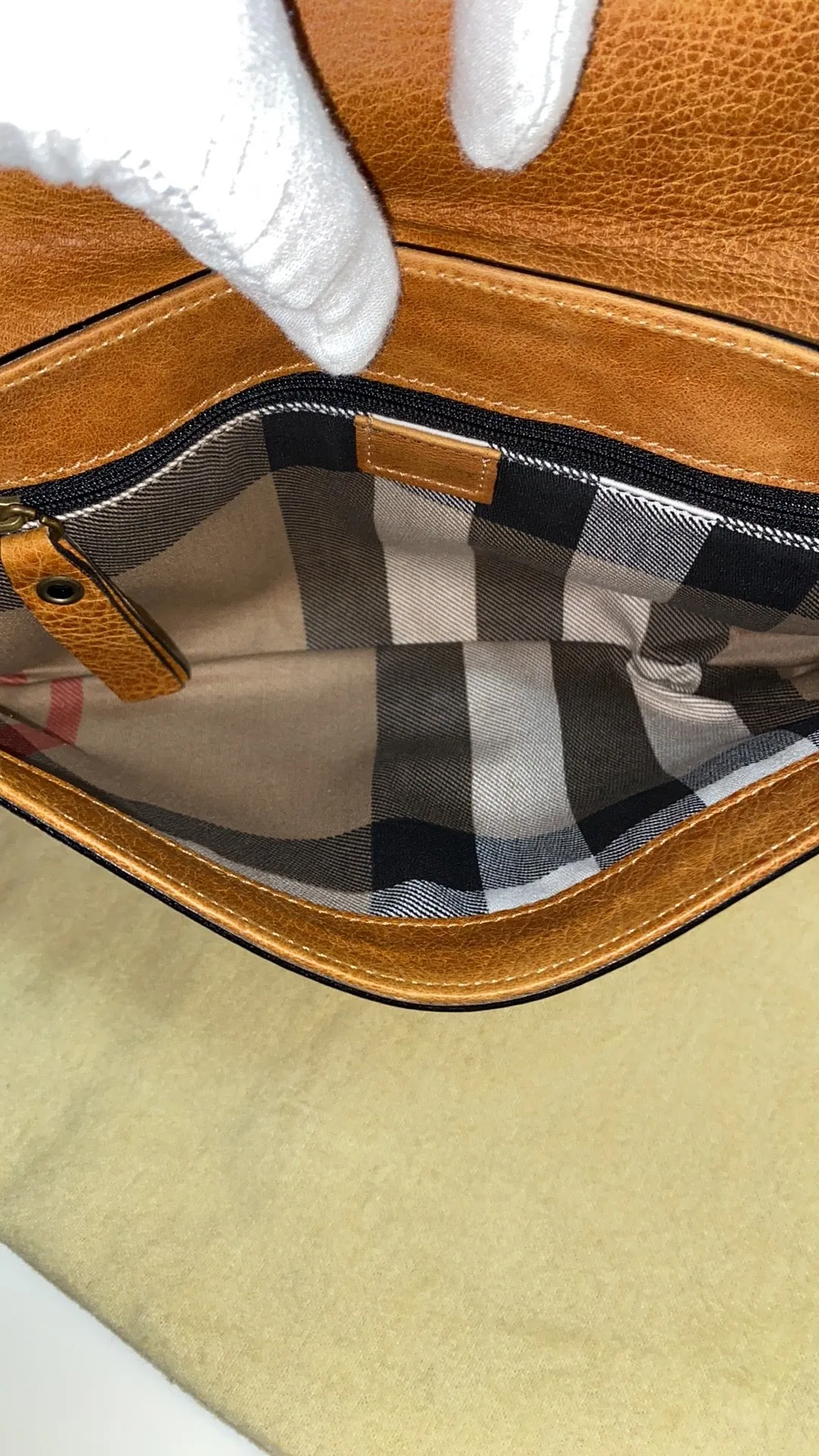 Burberry London Grained Leather Shoulder Bag In Carme