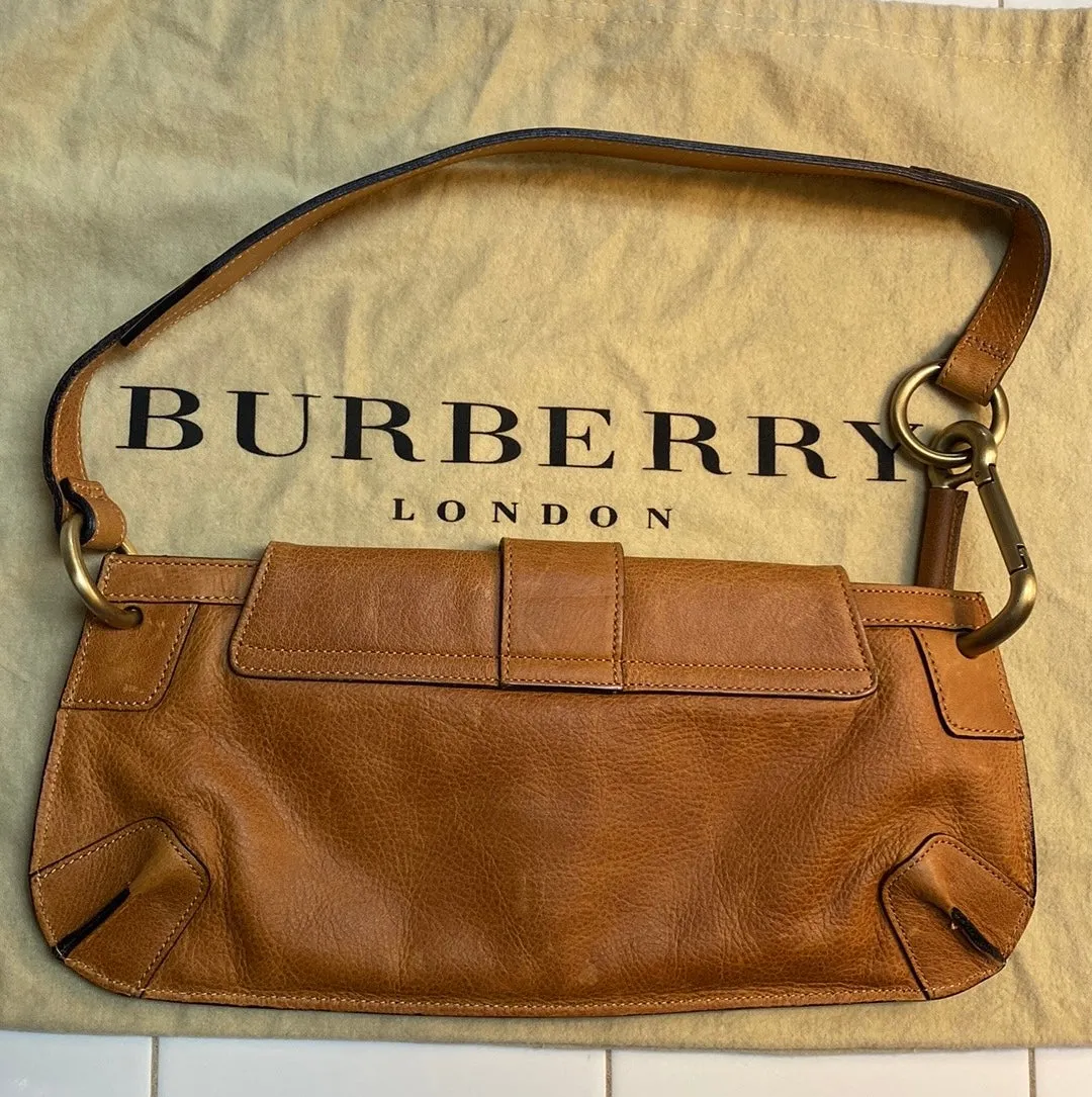 Burberry London Grained Leather Shoulder Bag In Carme