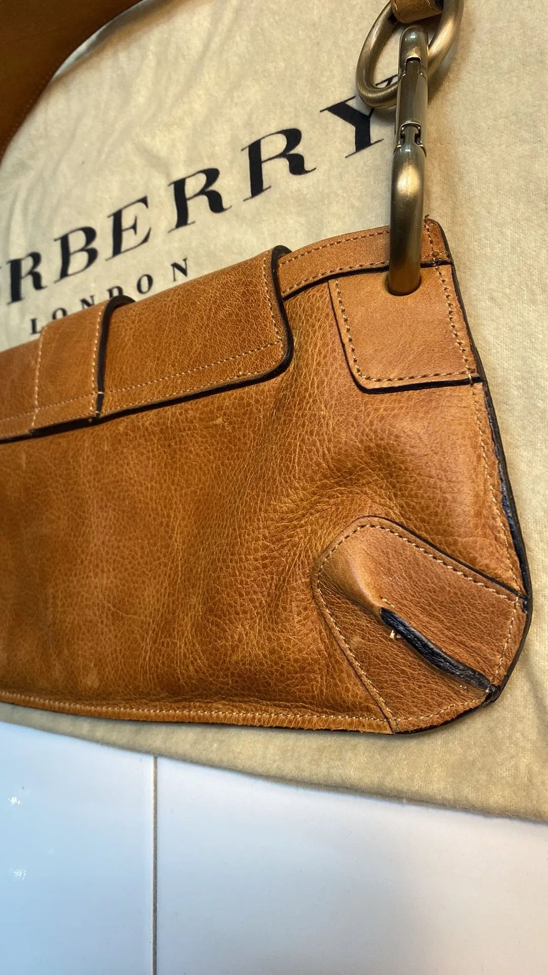 Burberry London Grained Leather Shoulder Bag In Carme