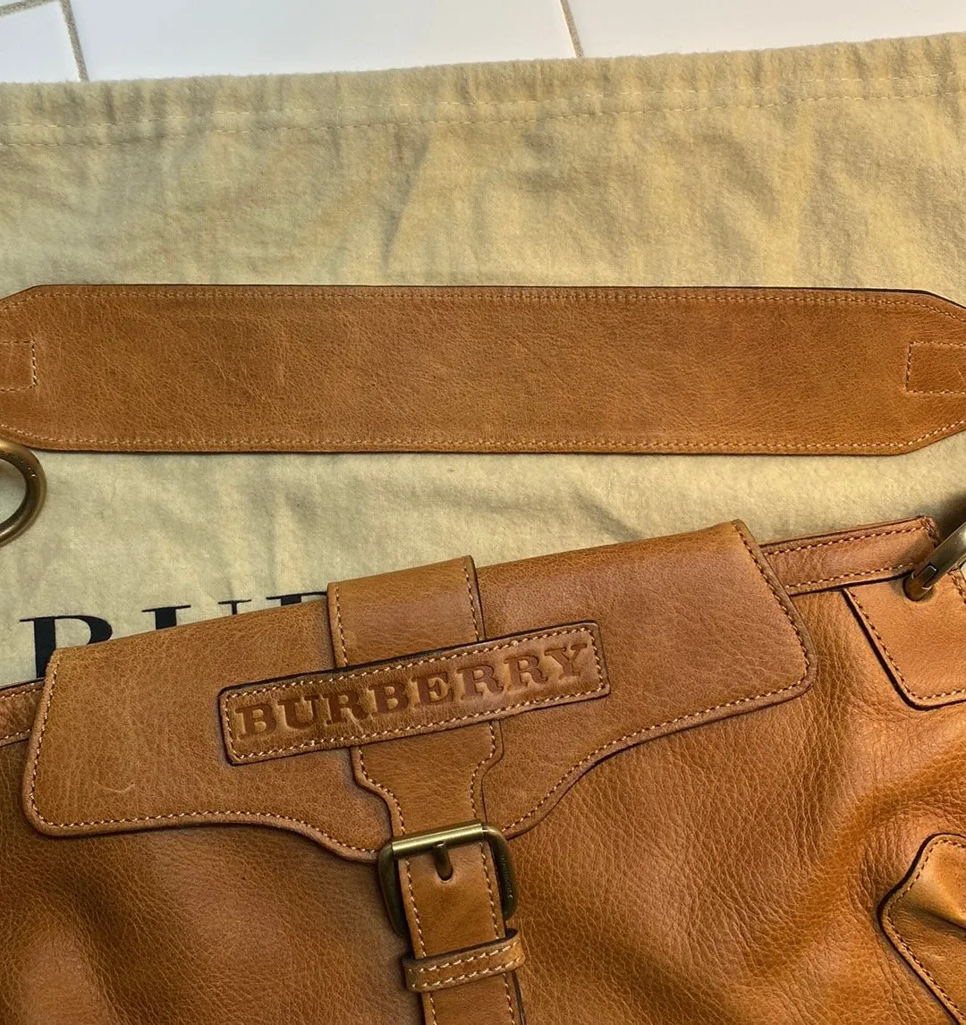 Burberry London Grained Leather Shoulder Bag In Carme