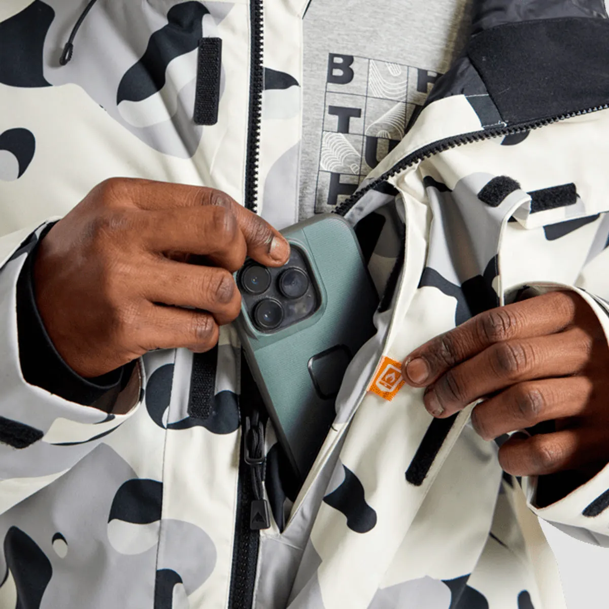 Burton Covert 2.0 2L Snow Jacket Stout White Cookie Camo