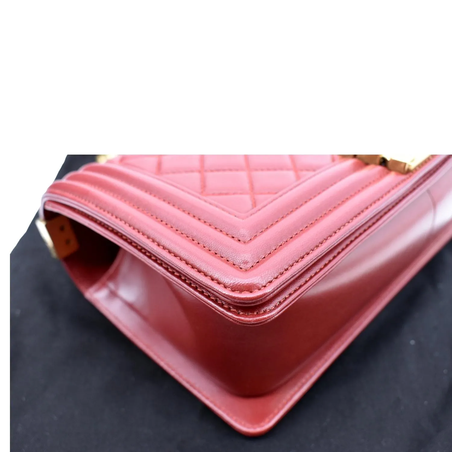 CHANEL Medium Boy Flap Calf Leather Shoulder Bag Red