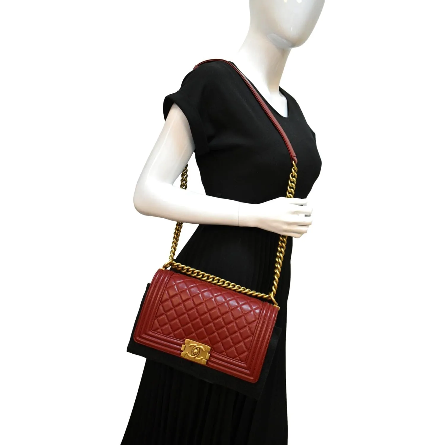 CHANEL Medium Boy Flap Calf Leather Shoulder Bag Red