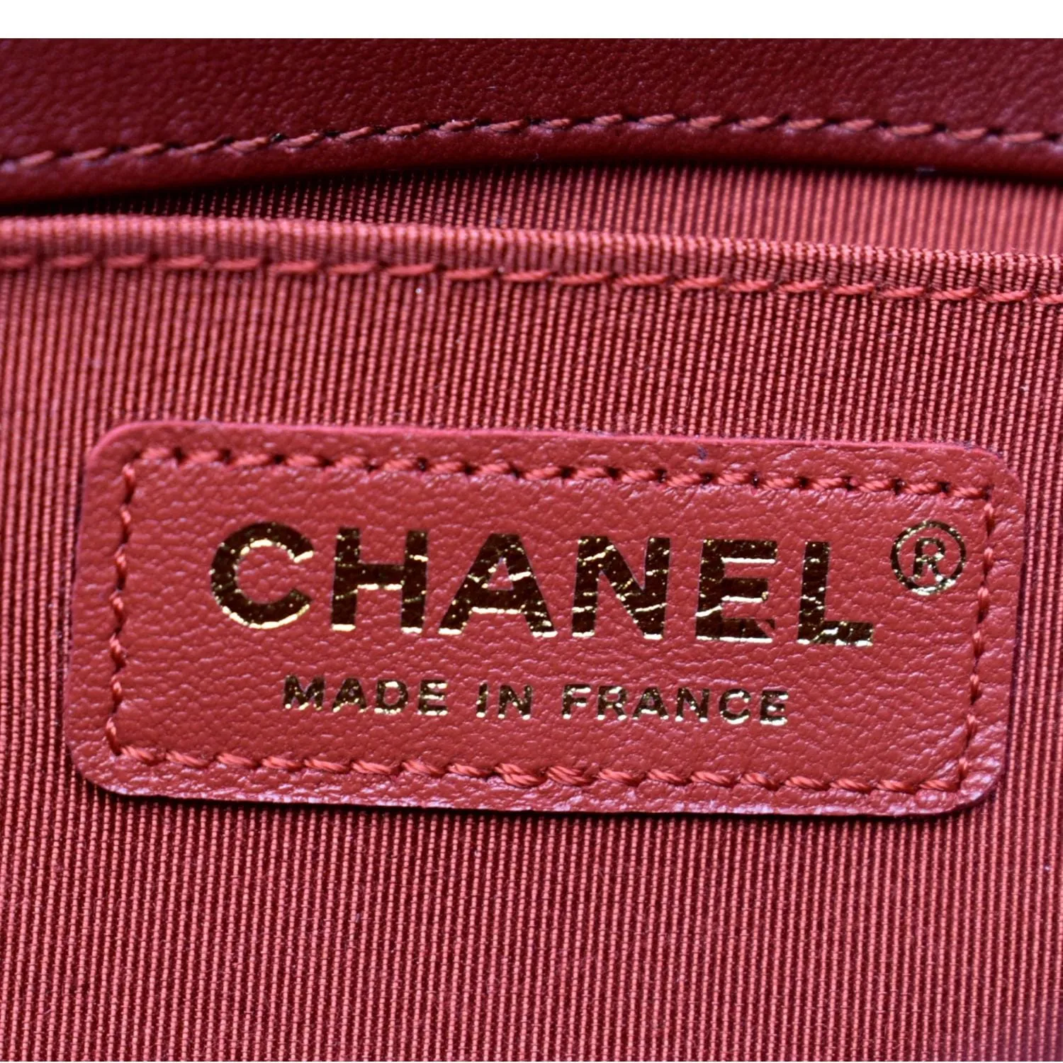 CHANEL Medium Boy Flap Calf Leather Shoulder Bag Red