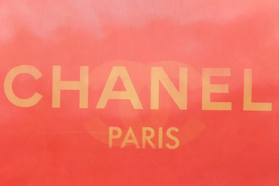 Chanel Red Holographic CC Logo Chain Tote Hologram Bag 4ck726a