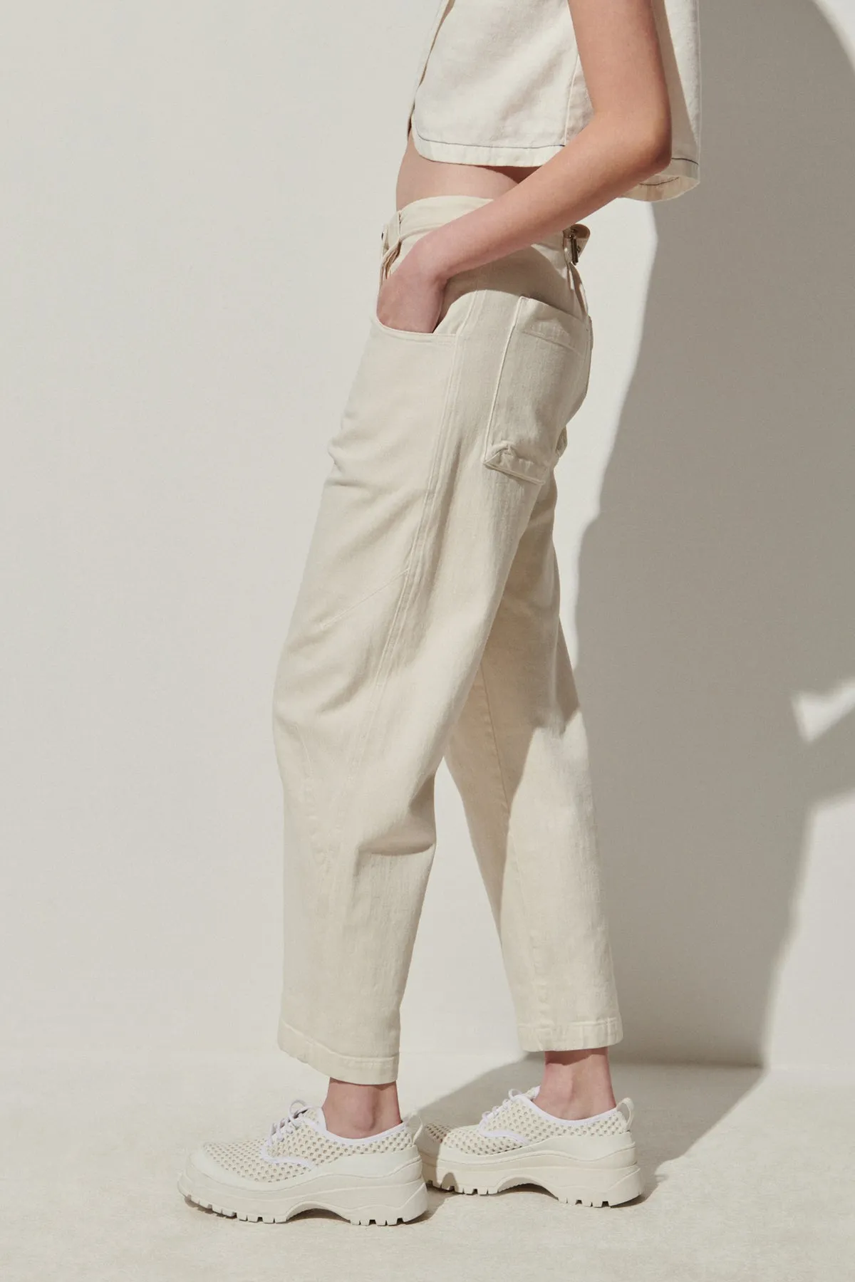 Elkin Pant, Dirty White