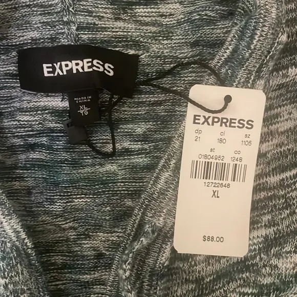 Express Woman’s Lightweight Sweater Hoodie with pockets NWT Full Zipper Green