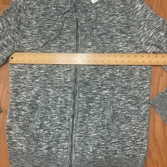 Express Woman’s Lightweight Sweater Hoodie with pockets NWT Full Zipper Green