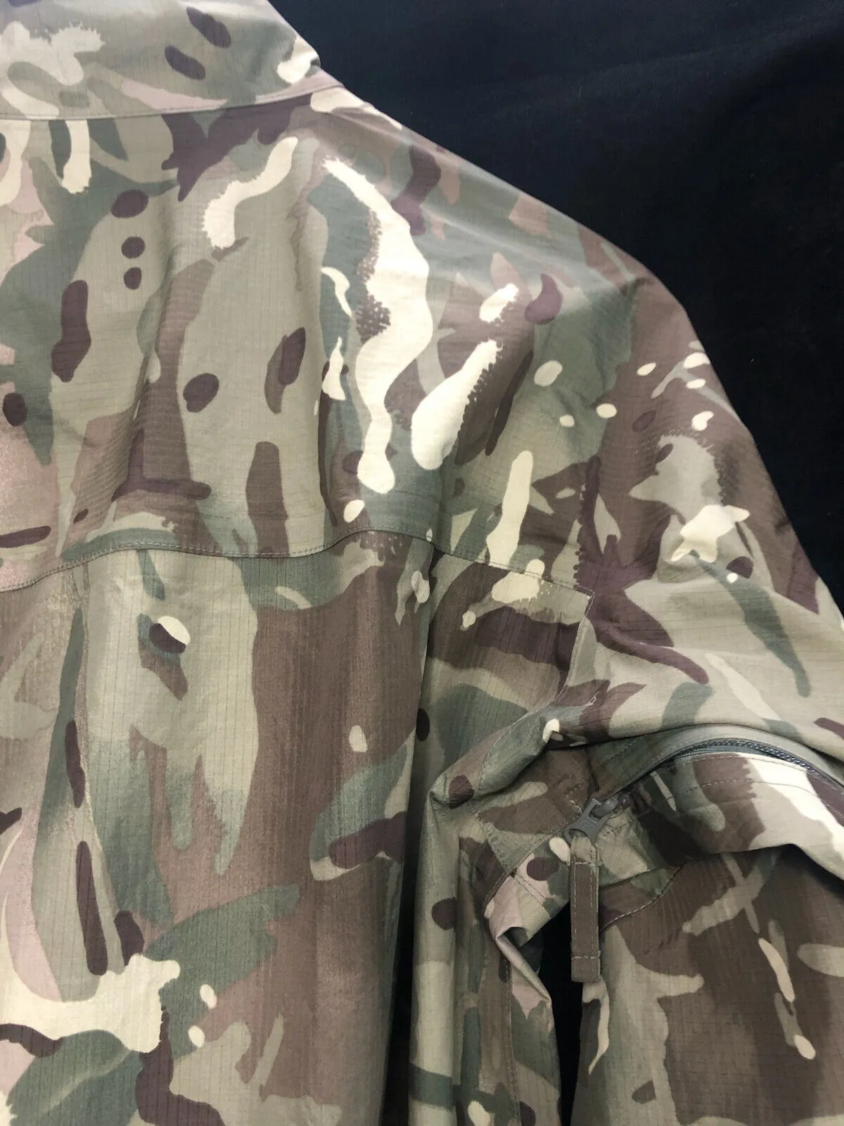 Genuine British Army MTP Camouflaged Waterproof Lightweight Jacket - 170/90