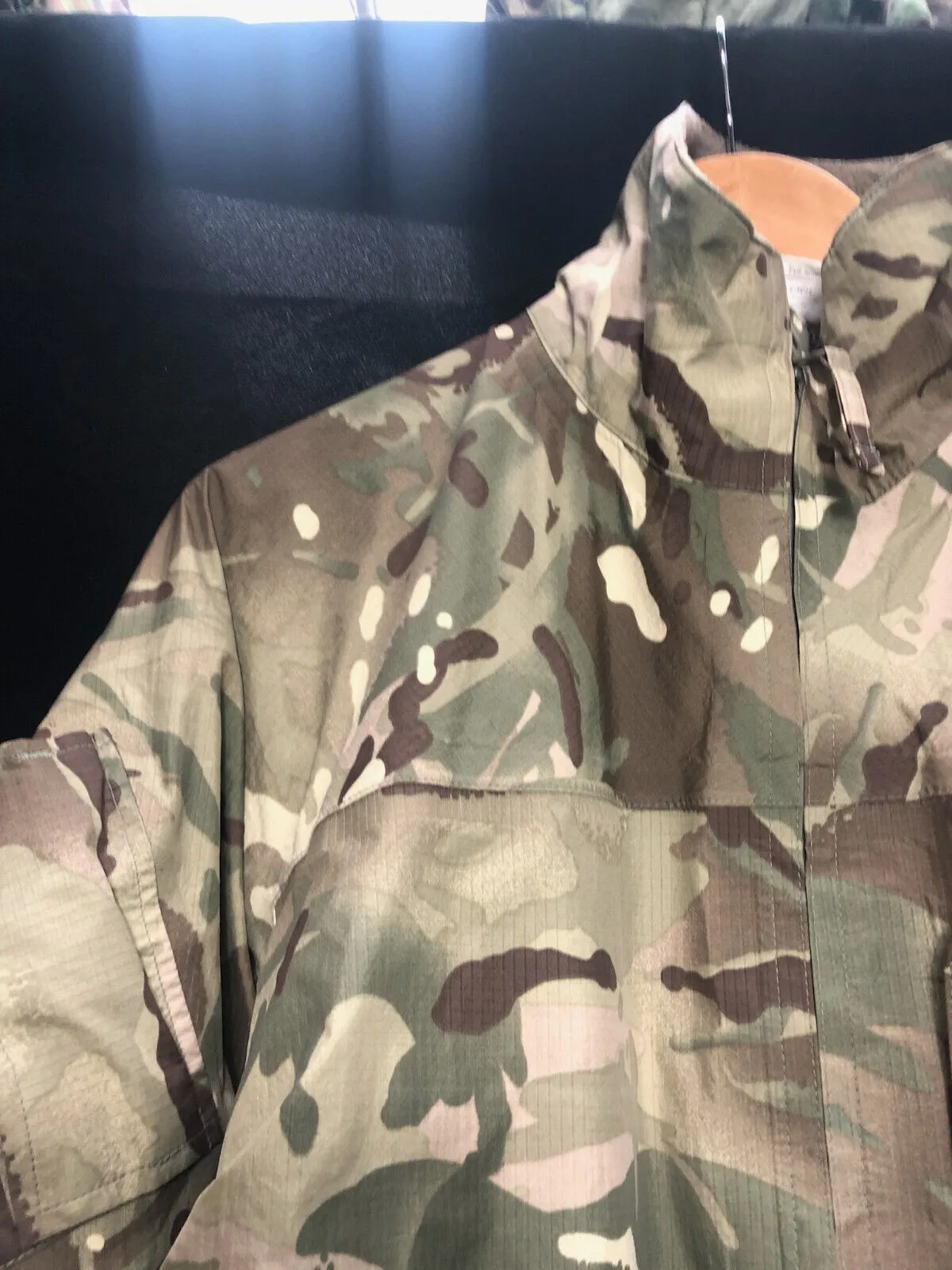 Genuine British Army MTP Camouflaged Waterproof Lightweight Jacket - 170/90