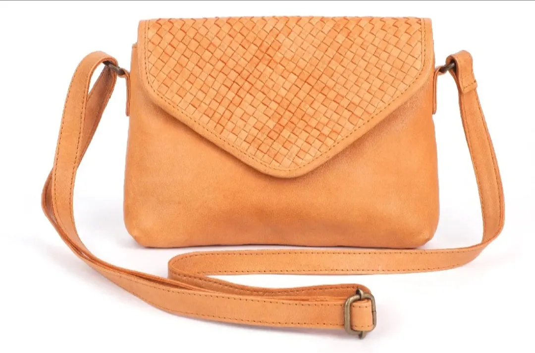 INLEATHERZ BLURT HANDBAG CROSS BODY TAN