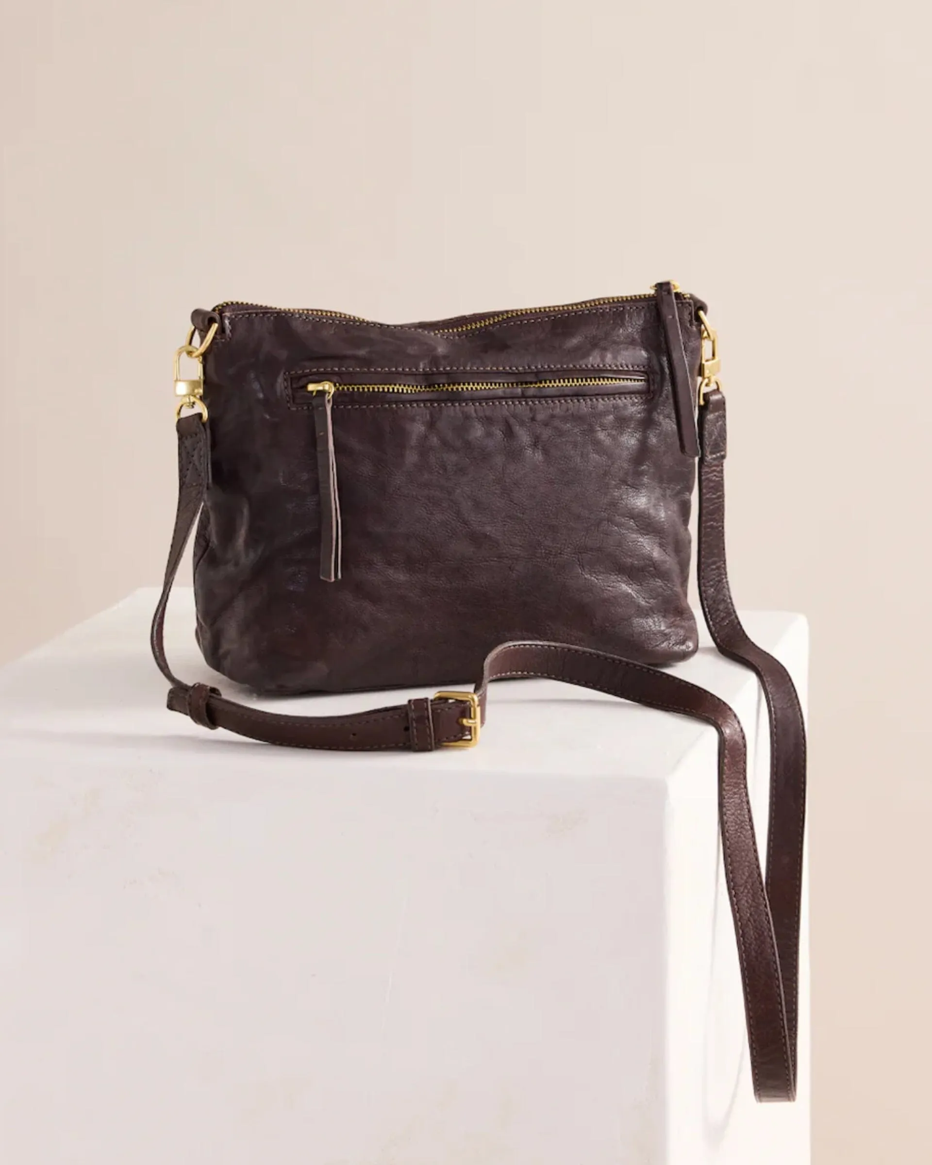JUJU & CO Tumbled Large Essential Pouch - Chocolate