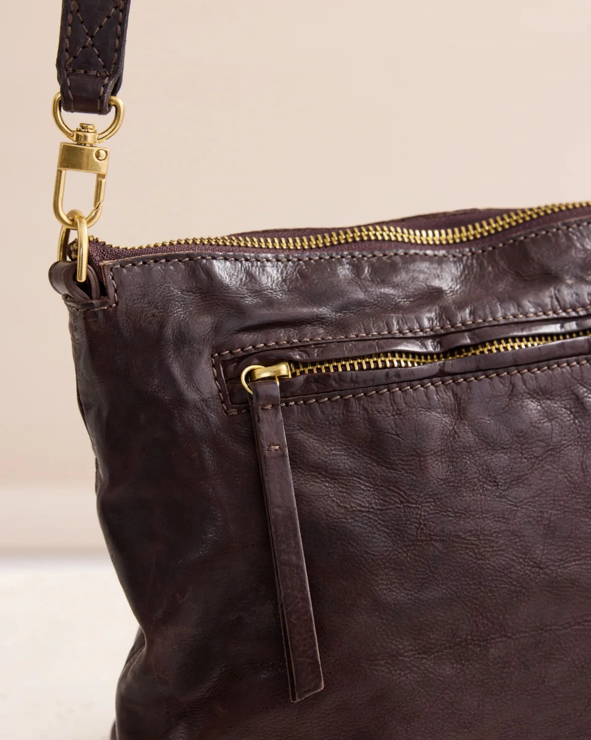 JUJU & CO Tumbled Large Essential Pouch - Chocolate
