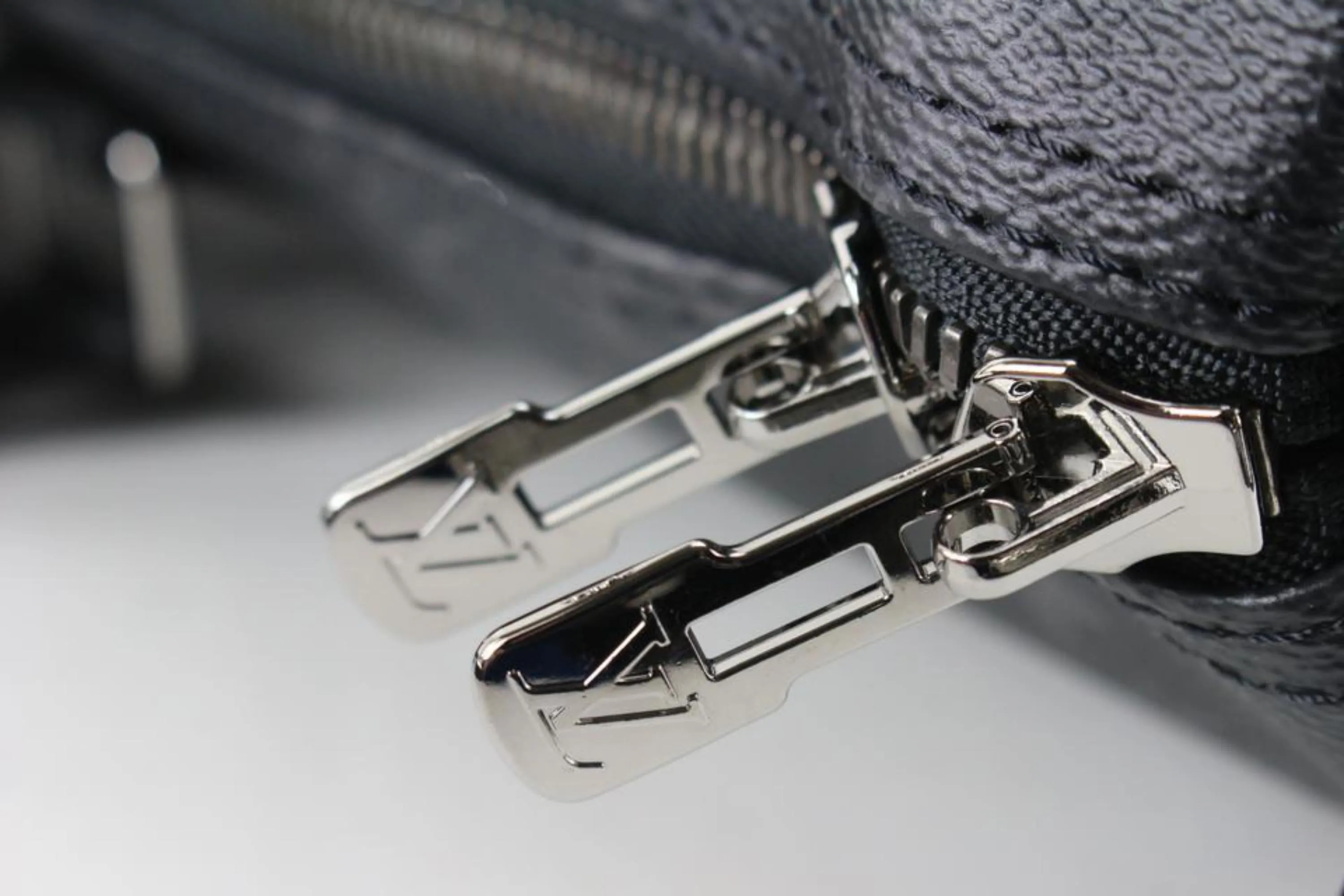 Louis Vuitton Black Monogram Eclipse Keepall Bandouliere 45 Duffle with Strap 2L103a