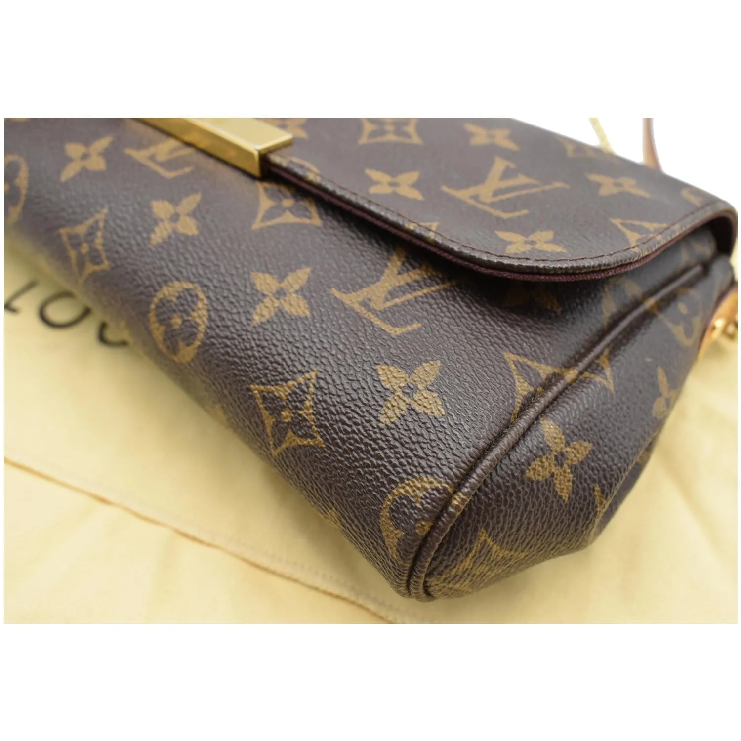LOUIS VUITTON Favorite MM Monogram Canvas Crossbody Bag Brown