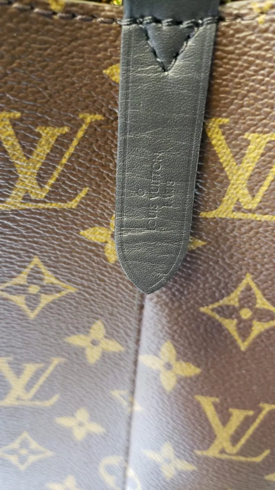 LOUIS VUITTON Neonoe Monogram Canvas Shoulder Bag Black