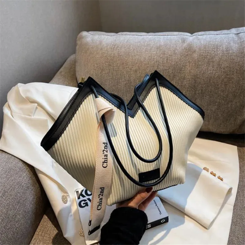 Love Design Tote Bag, Trendy Large Capacity Shoulder Bag, Faux Leather Simple Bag for Women Work Purses and Handbags