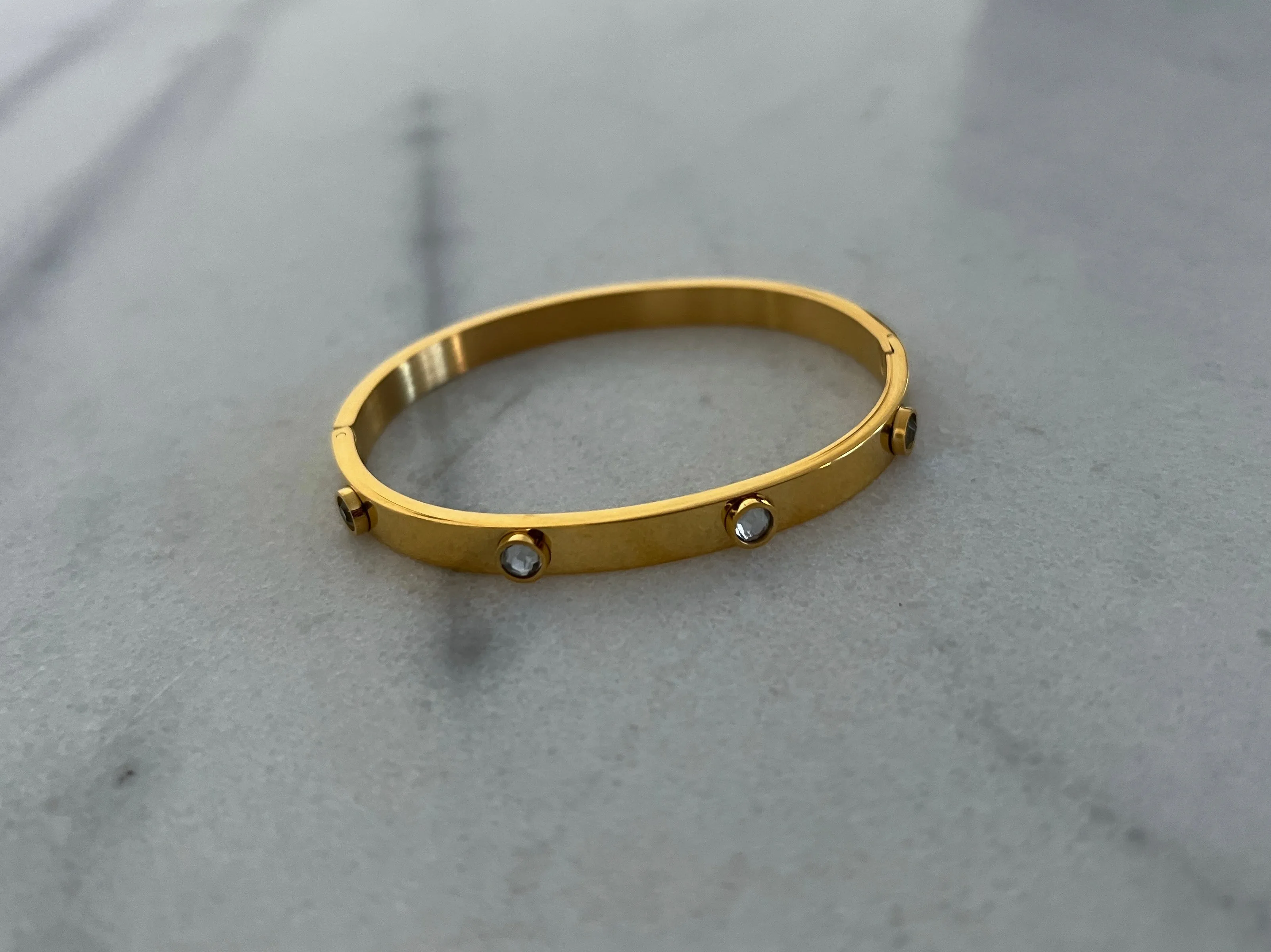MISTY BANGLE