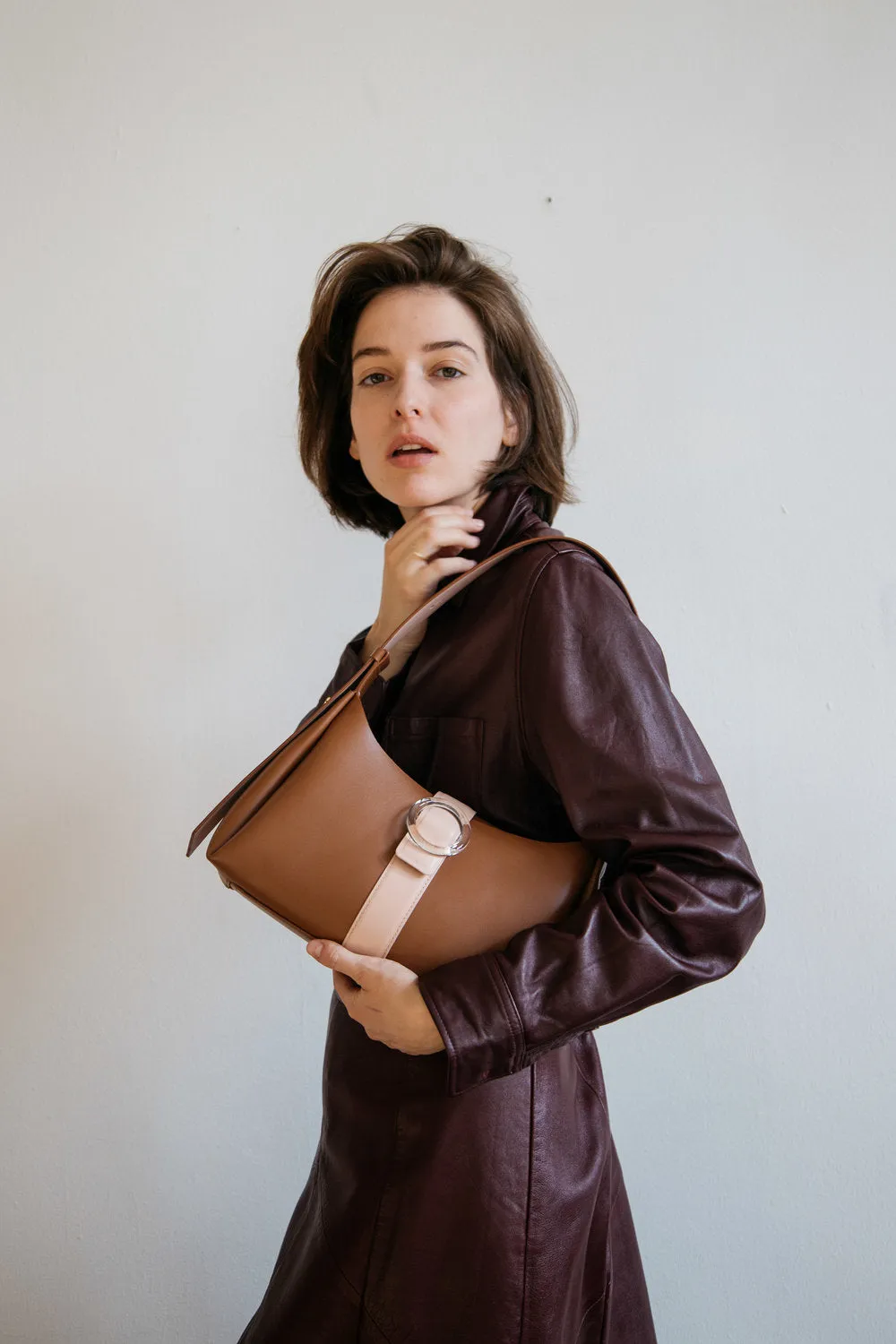 Nº47 Lucite Buckle Shoulder - Saddle   Blush