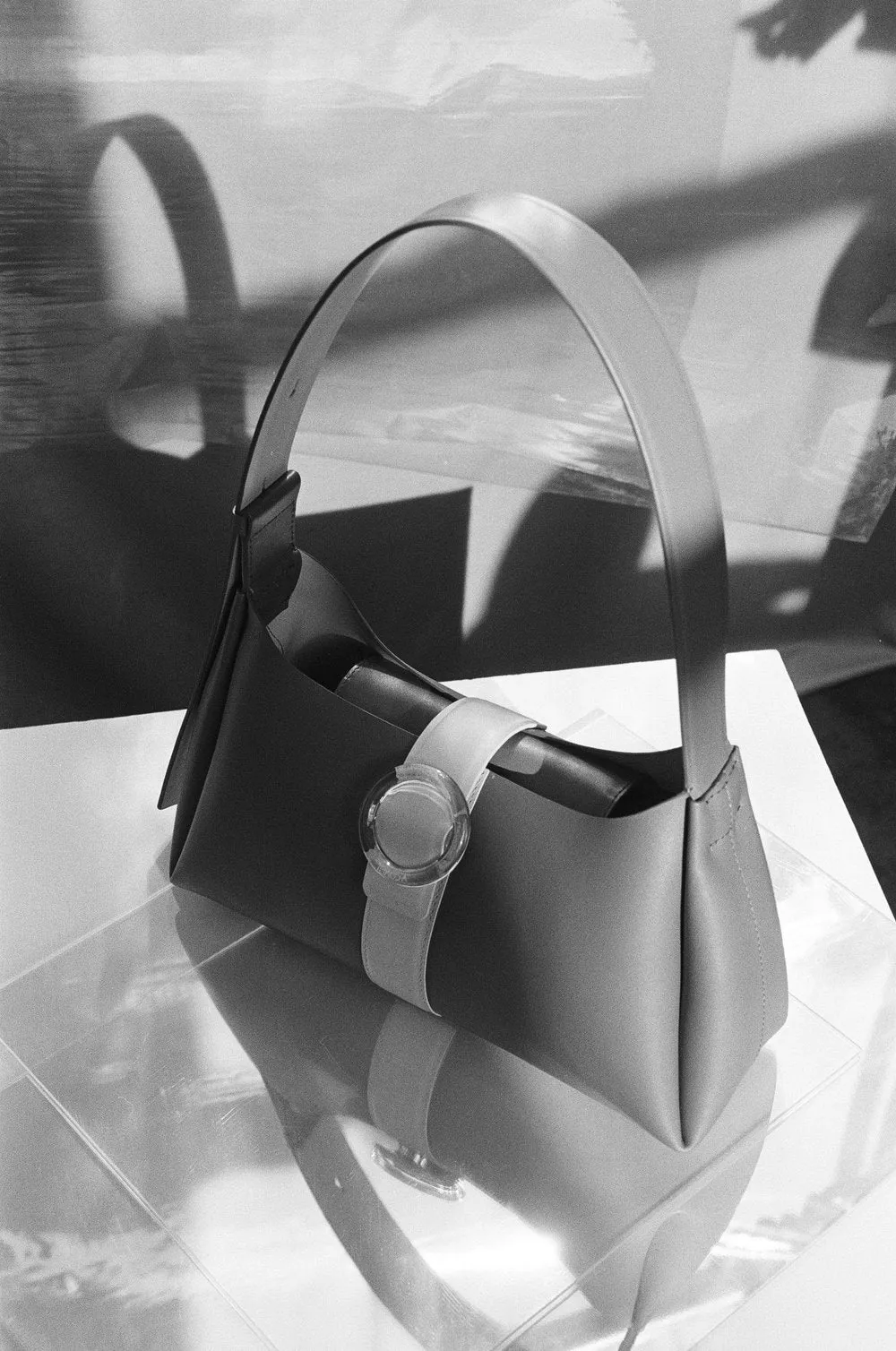 Nº47 Lucite Buckle Shoulder - Saddle   Blush