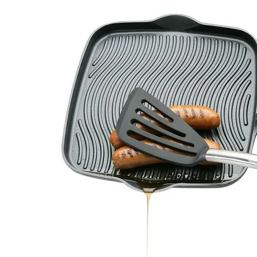 New Starfrit® Diecast Aluminum Grill Pan with Foldable Handle! Heavy-gauge cast aluminum Easy draining spouts Foldable handle with locking system