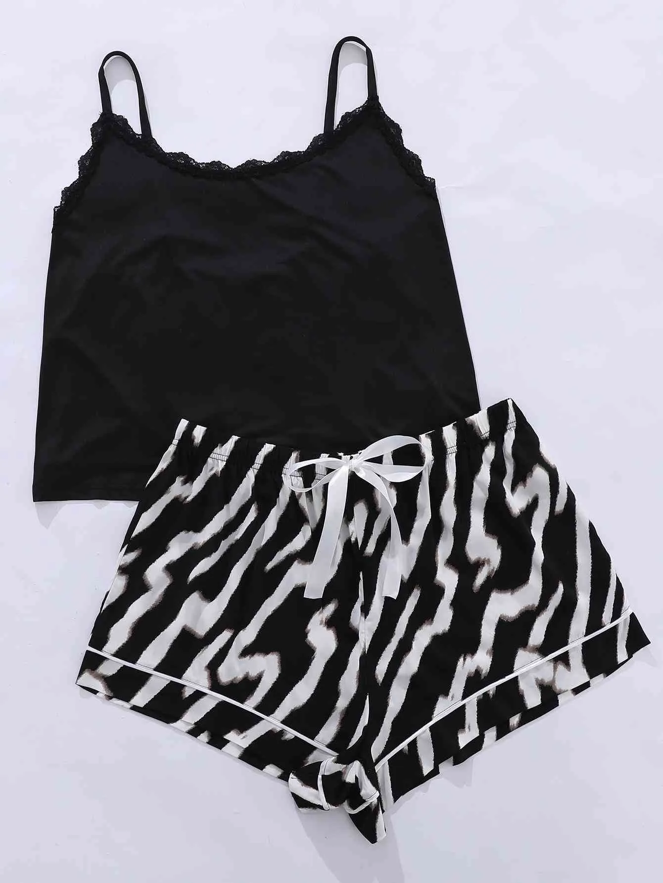 Plus Size Lace Trim Scoop Neck Cami and Printed Shorts Pajama Set ( 2 Style Designs)