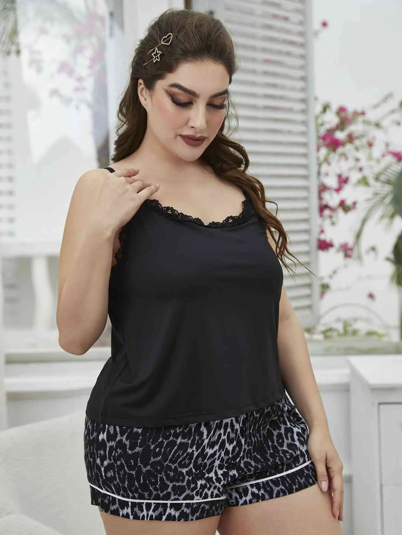 Plus Size Lace Trim Scoop Neck Cami and Printed Shorts Pajama Set ( 2 Style Designs)