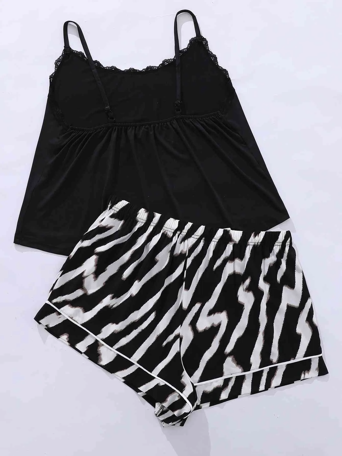 Plus Size Lace Trim Scoop Neck Cami and Printed Shorts Pajama Set ( 2 Style Designs)