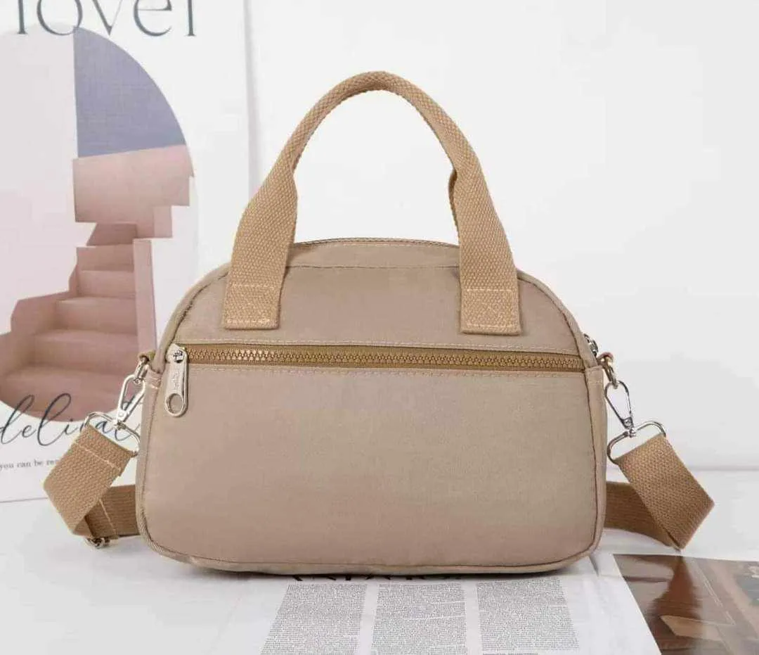 Shoulder bag / sling bag