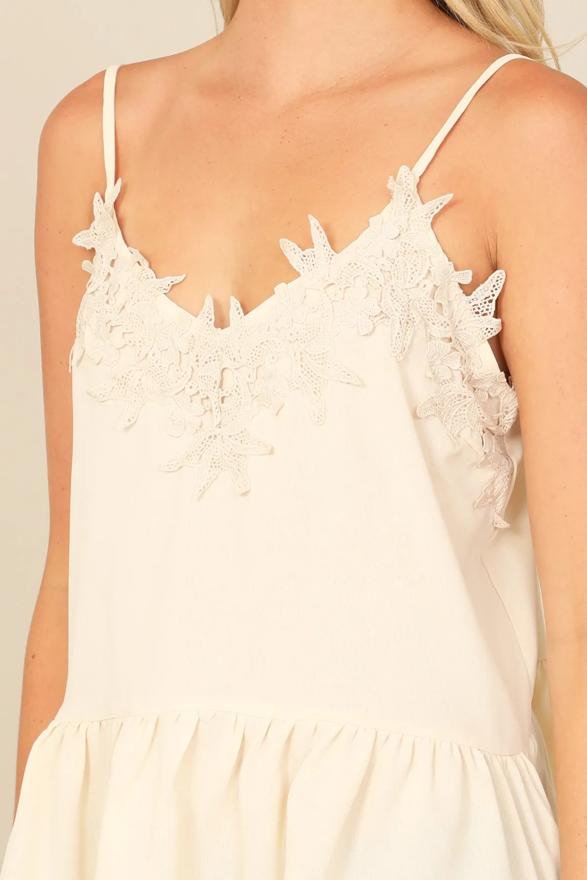 SPAGHETTI STRAP PLEATED WAIST FLORAL LACE PATCH TOP