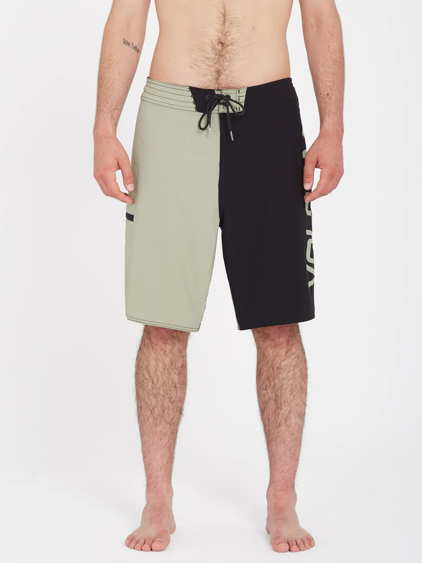 Surf Vitals Noa Deane 21" Boardshort - BLACK