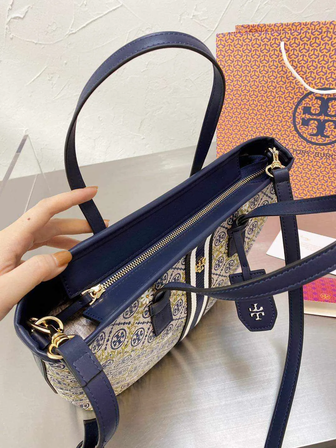 Top grade hand&amp;sling bag