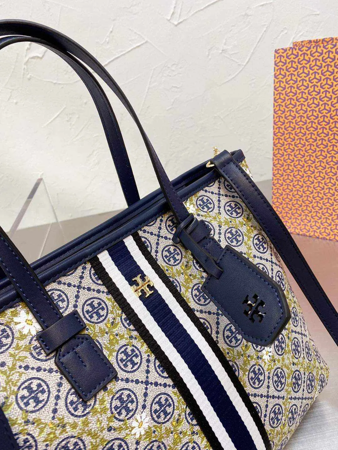 Top grade hand&amp;sling bag