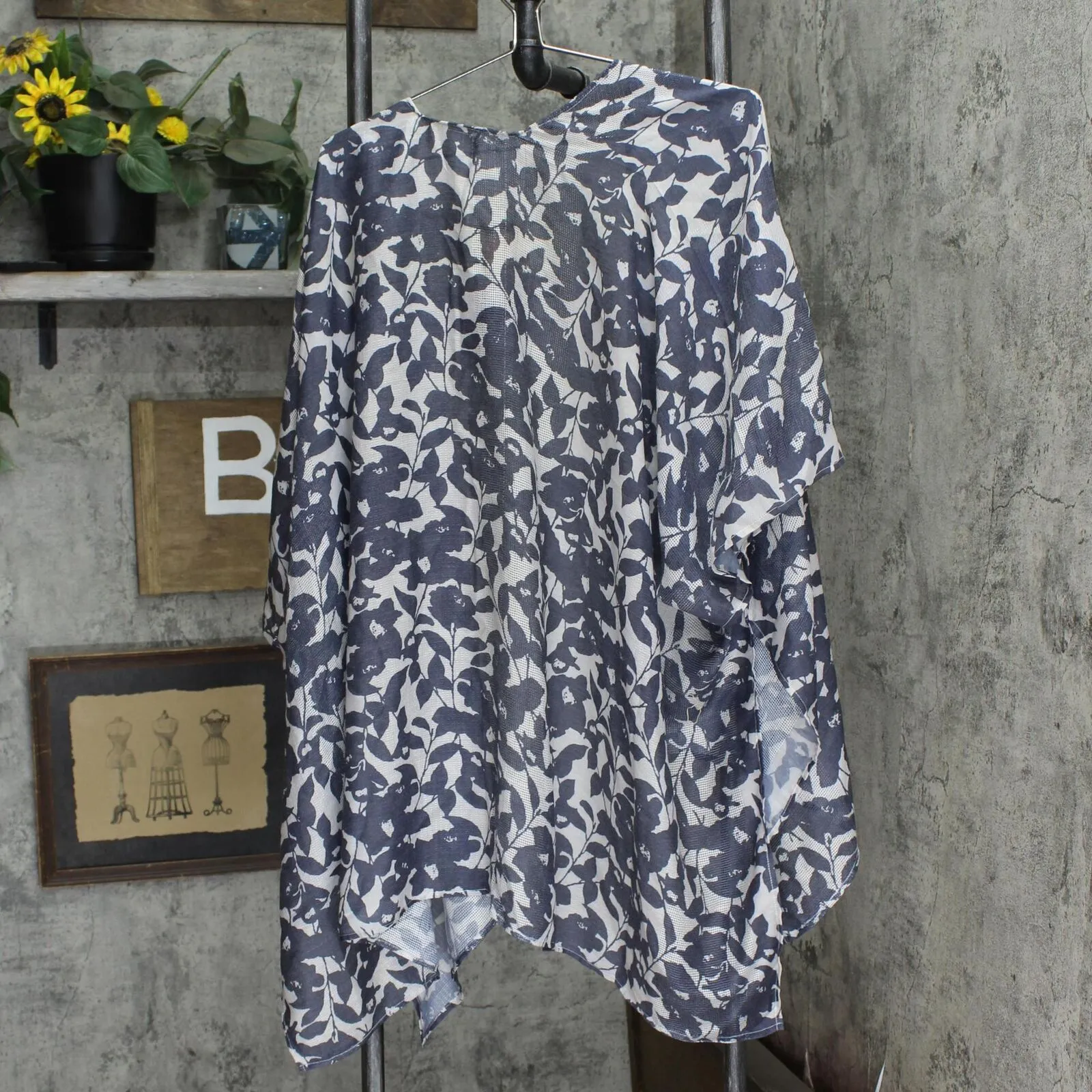 Unbranded Lightweight Batwing Sleeve Cardigan Blue / White See Measurements