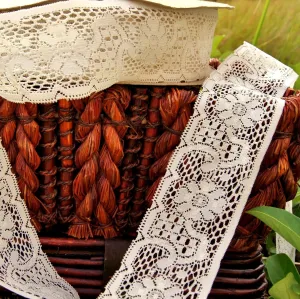 Vintage Beige Floral Lace Trim 2½" wide