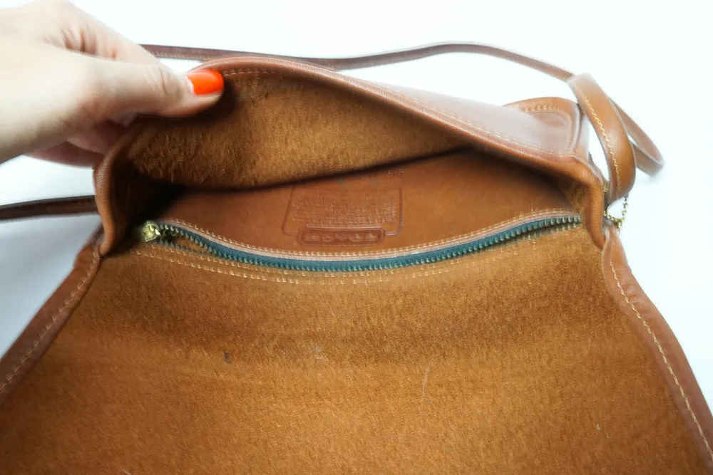 Vintage Coach Classic Dinky Pocket Cross Body Purse, Slim Saddlebag, Classic COACH, Bag Purse, British Tan color designer Purse