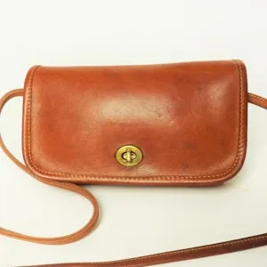 Vintage Coach Classic Dinky Pocket Cross Body Purse, Slim Saddlebag, Classic COACH, Bag Purse, British Tan color designer Purse
