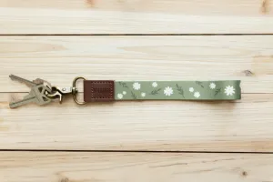 Wildtree Daisy Wristlet Keychain